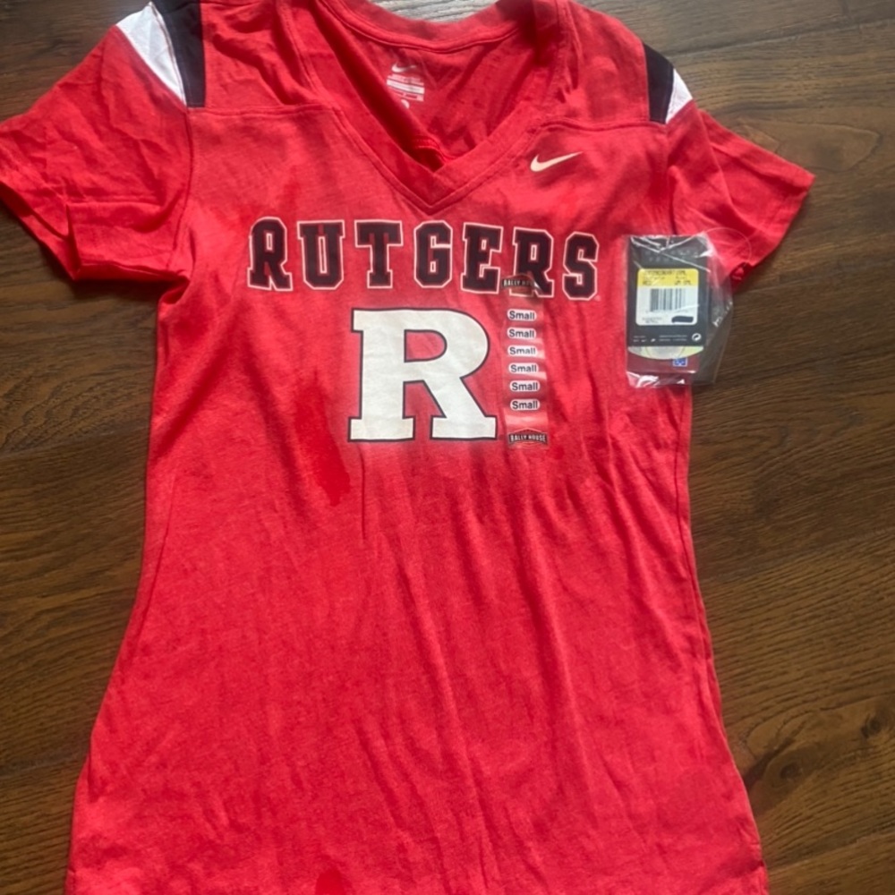Nike Women's Rutger's Red V Neck T-shirt size small